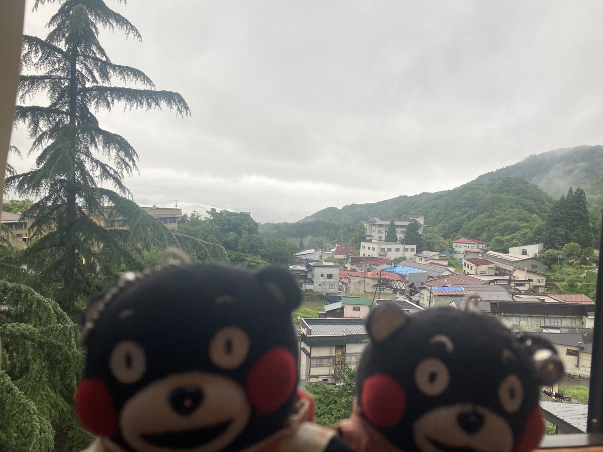 luna_monmon's tweet photo. 蔵王に来たけど、ずっと雨だからロープウェイに乗っても何も見えなさそう。
温泉だけ楽しむ
#山形 #蔵王 https://t.co/LBhKrXBIF1