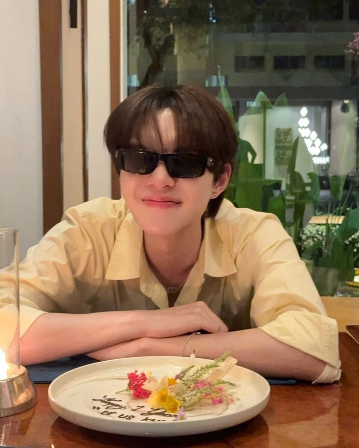 bmyx___'s tweet photo. ไอเนิร์ดนี่แฟนสวยนี่หว่า https://t.co/WYx1jiyacd