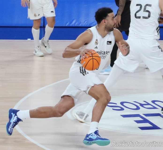 BasketatodoRitm's tweet photo. Trey Lyles: "Madrid ha sido genial, pero es la hora. Una gran experiencia aquí. Agradezco el amor de todos los madridistas". 🙏🤍
Ha sido un lujo verte jugar, @TreyLyles . Mucha suerte! https://t.co/o9z1H4E3Hr