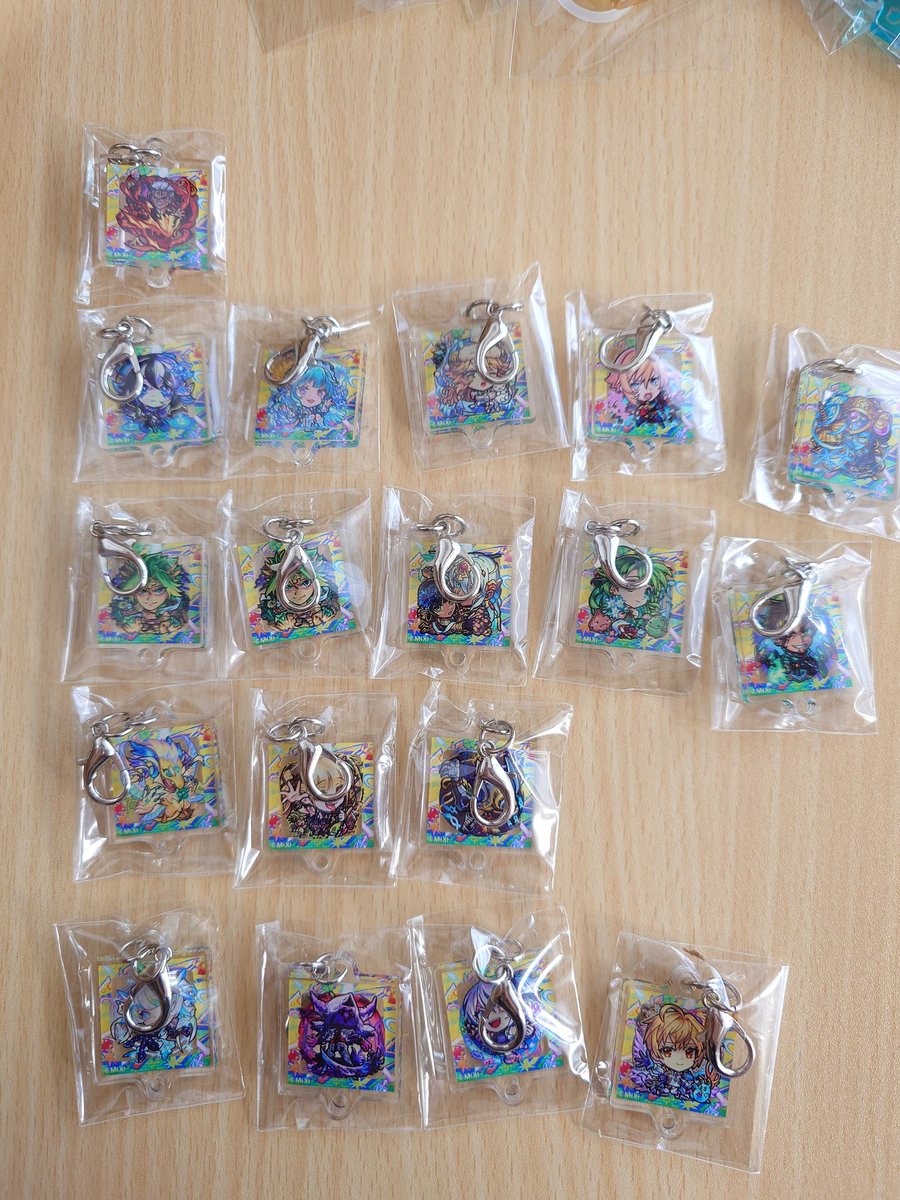gomata315's tweet photo. モンドリ行けること確定したのでグッズ交換のお願いです！
(1/2)
求　弁財天関連グッズ
譲　画像のもの

現地交換のみ

弁財天関連のグッズなら何でもokなのでお気軽にお声がけください😊

#モンドリ
#モンストグッズ https://t.co/fnCjE3pPK2