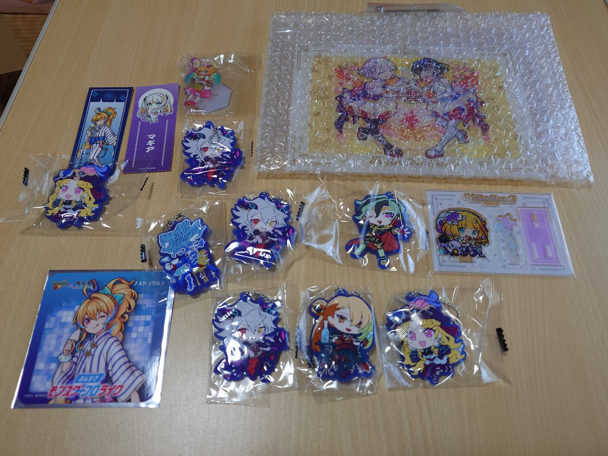 gomata315's tweet photo. モンドリ行けること確定したのでグッズ交換のお願いです！
(1/2)
求　弁財天関連グッズ
譲　画像のもの

現地交換のみ

弁財天関連のグッズなら何でもokなのでお気軽にお声がけください😊

#モンドリ
#モンストグッズ https://t.co/fnCjE3pPK2