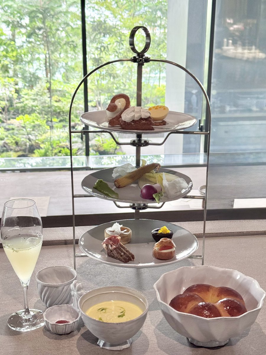 nemui_en's tweet photo. NEWoMan TAKANAWA MIMUREにあるMAISON ASのアフタヌーンティーへ🫖
とっても美味しくて満足度高かった🤍 https://t.co/cyP7a94IwP