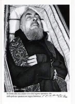 chiamaka___o's tweet photo. ⚜ This is how Padre Pio died ,
      According to nurse who was with him
      Gelsomino Del Guercio ⚜

The only words the friar repeated were 
⚜ “Jesus, Mary, Jesus, Mary.”

On the night between September 22 and 23, 1968, in cell number 1 of the convent of San Giovanni Rotondo where Padre Pio lived, another man was also there. 

His name is Pio Miscio, a nurse at Casa Sollievo (“House of Relief”), and it was his shift at the hospital.

He ran to the convent with Dr. Giovanni Scarale, with the respirator that was supposed to help the saint of Pietrelcina to breathe. 

Thus, another name was added to the list of those who were present at Padre Pio’s death.

“Padre Pio died in the arms of Dr. Scarale,” says Miscio, with emotion. Once Padre Pio had died, Miscio continued his rounds through the unit to carry out his work as the nurse on duty 
(Tele Radio Padre Pio, February 23).

As soon as Padre Pio had died, the nurse was called by a nun to return to the hospital, since he was the only nurse on shift in his unit. On the way, Miscio met a journalist who wanted news about the friar. 

“I said to him … what should I tell you, right now I can’t manage to think of anything.” Miscio was shocked by Padre Pio’s death.

Pio Miscio and Doctor Scarale are currently the only two people still alive who were present at St. Pio’s death.

⚜ Dear Padre Pio,

Finally, your pain experience of 50 years caused by the stigmata of the Lord ended. 

And it was with great joy and feasting in heaven that you were welcomed by our Holy Mother and the Holy Triune God.

Padre Pio, please pray for all those on their deathbeds that like you, they will look forward to seeing Jesus, and Mary. 

Heaven is such a lovely place where there is no more suffering but only eternal great joy. 

Be with us too when our time comes. Be among those who will fetch us and bring us home.

⚜ In Jesus’ loving Name, we pray. Amen.