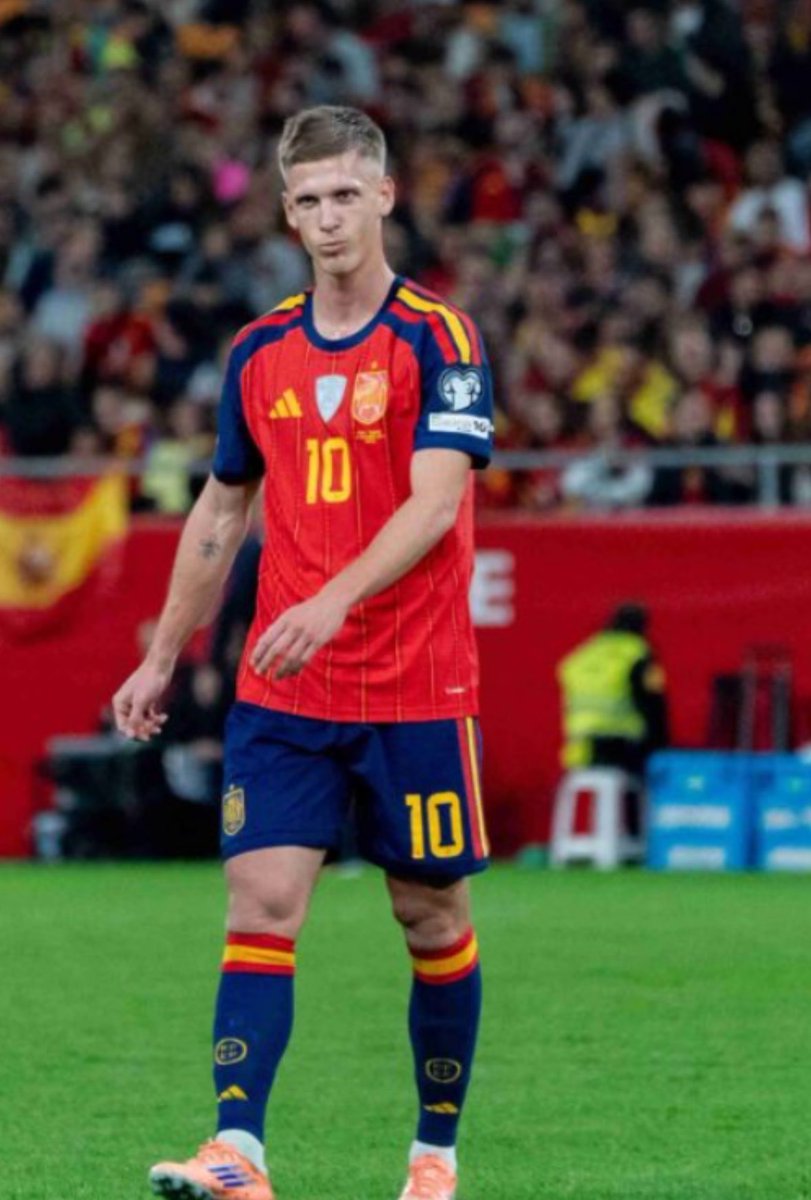 greenmann_picks's tweet photo. Odio al fútbol moderno a los colores oscuros y apagados en esta época del año…

ES UN MUNDIAL!!! ⚽️🏟️🎉

Perdieron la oportunidad de hacer esta equipación y ganar la segunda ⭐️…

CON ESTA PRECIOSIDAD 😍😍😍 https://t.co/vqOqTzldk2