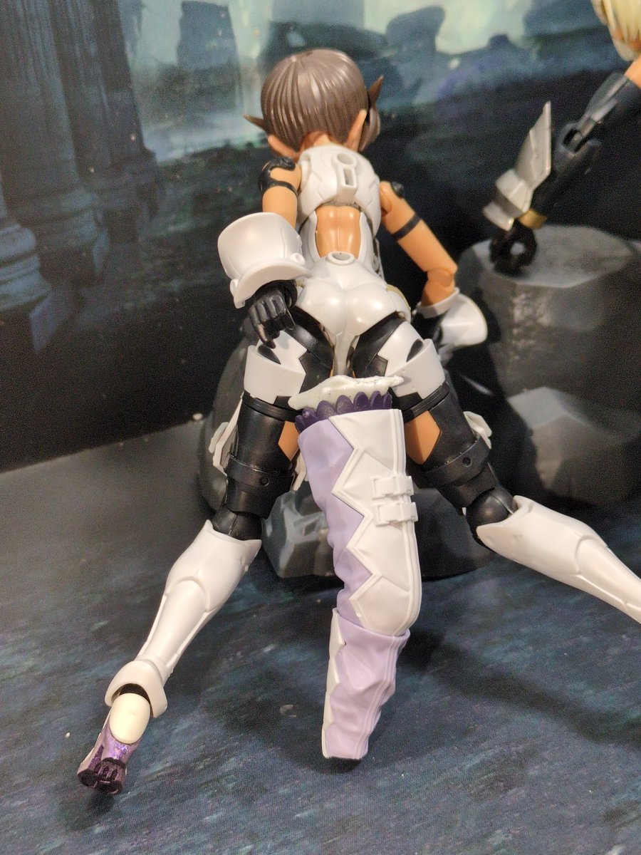negrowald's tweet photo. 「んおおおっ!　こ、こいつアナルを的確に…んほぉぉぉっ！」　
「だ、団長！?　うわぁっそこだめぇ、ボク、ボクそこチューチューされたら…ンっホぉぉ！」　
「ア、アル！　くそっ卑怯だぞ、戦うなら正々堂々んぉぉっ吸引すごいぃこのわたしがこんなザコなんかにアナル責められて負けるぅぅ〜！」 https://t.co/asXVBOtRR2