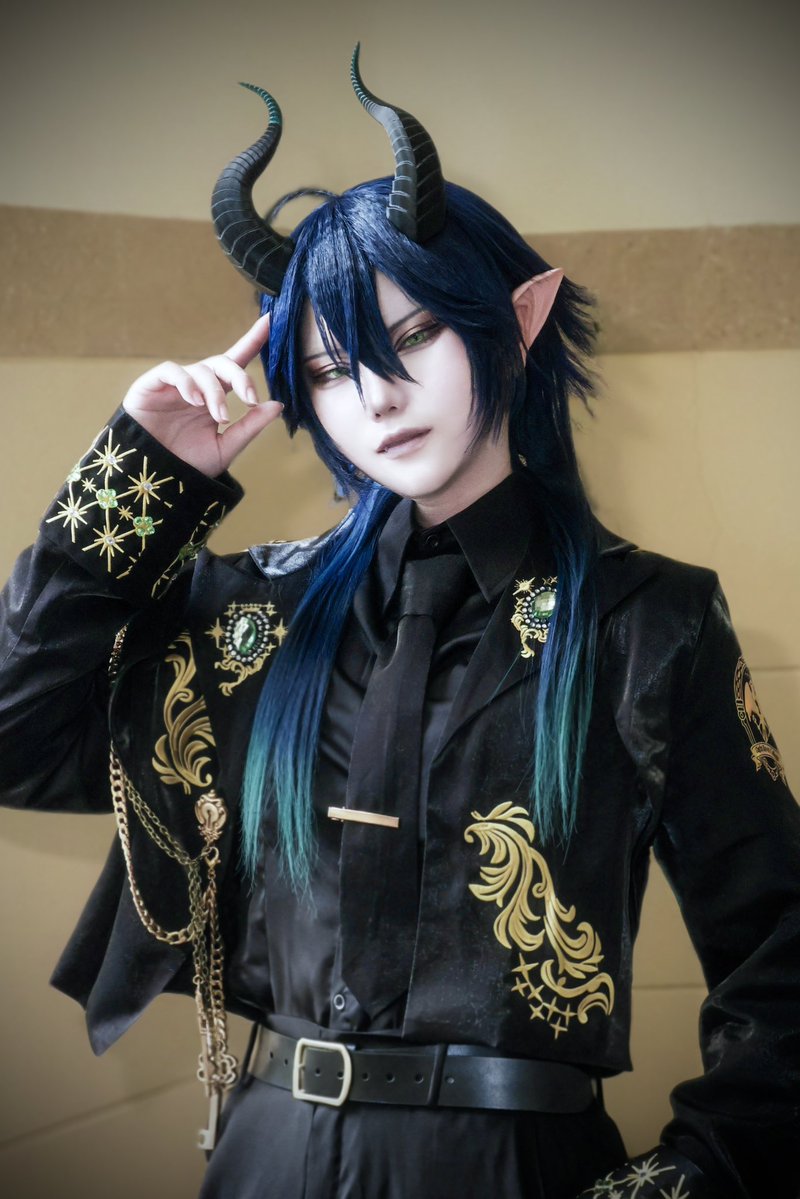 6na_chu's tweet photo. ⚠︎cos / twst🐉

『もっと僕を求めるがいい。お前になら僕は応えよう』

📸@Cameteyaaa https://t.co/34UkUDyv9P