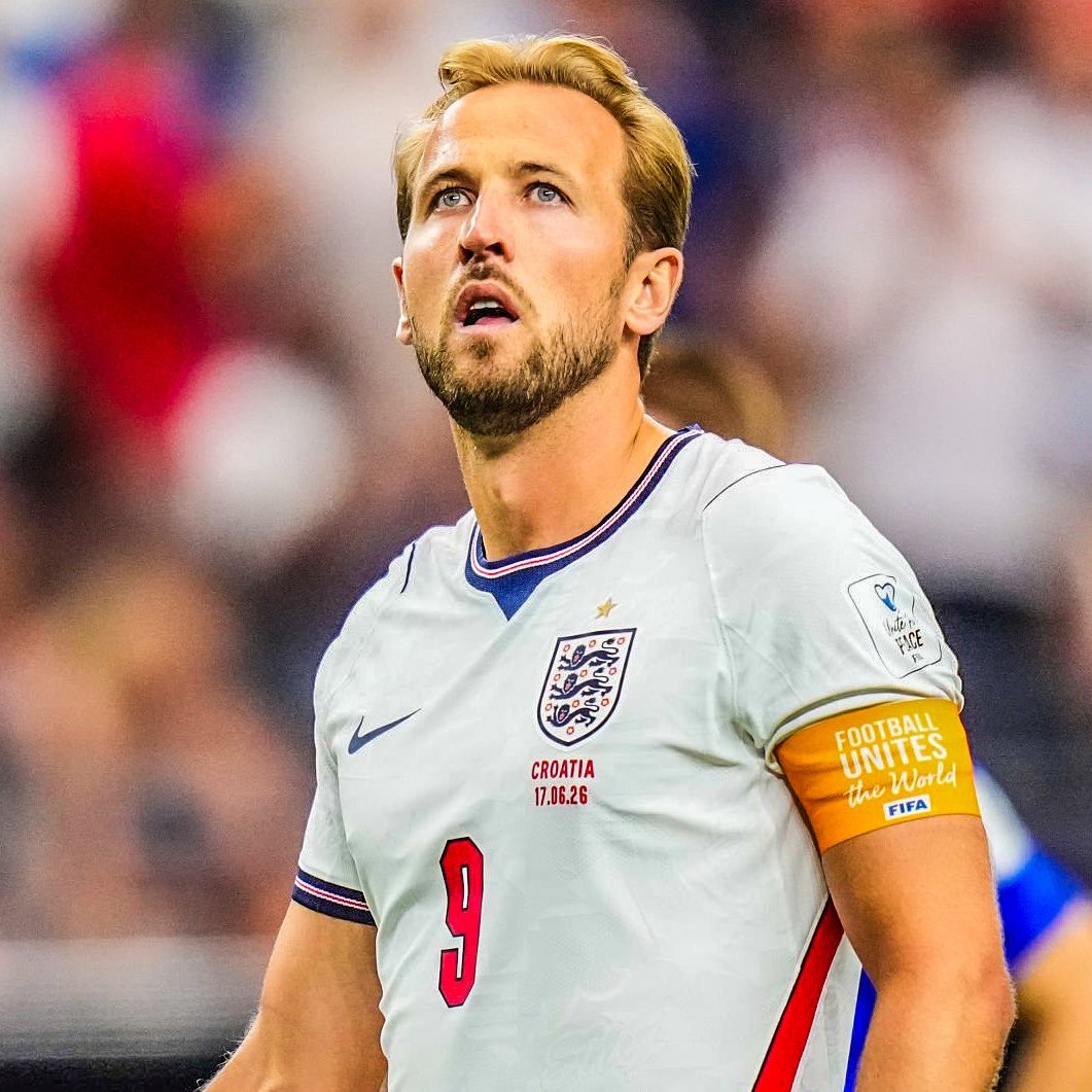 asistanaliz's tweet photo. Ganalı büyücü Nana Kwaku Bonsam, salı günkü İngiltere-Gana maçından önce Harry Kane'i lanetleyeceğini açıkladı. 

Bonsam: "Harry Kane üzerinde çalışıyorum. Daha önce neler yapabileceğimi gösterdim. Bu yüzden onu durdurabilmek için ne gerektiğini biliyorum. Onu sakatlamayacağım sadece Gana'ya karşı etkisiz kalacak."

(DailyStar)
