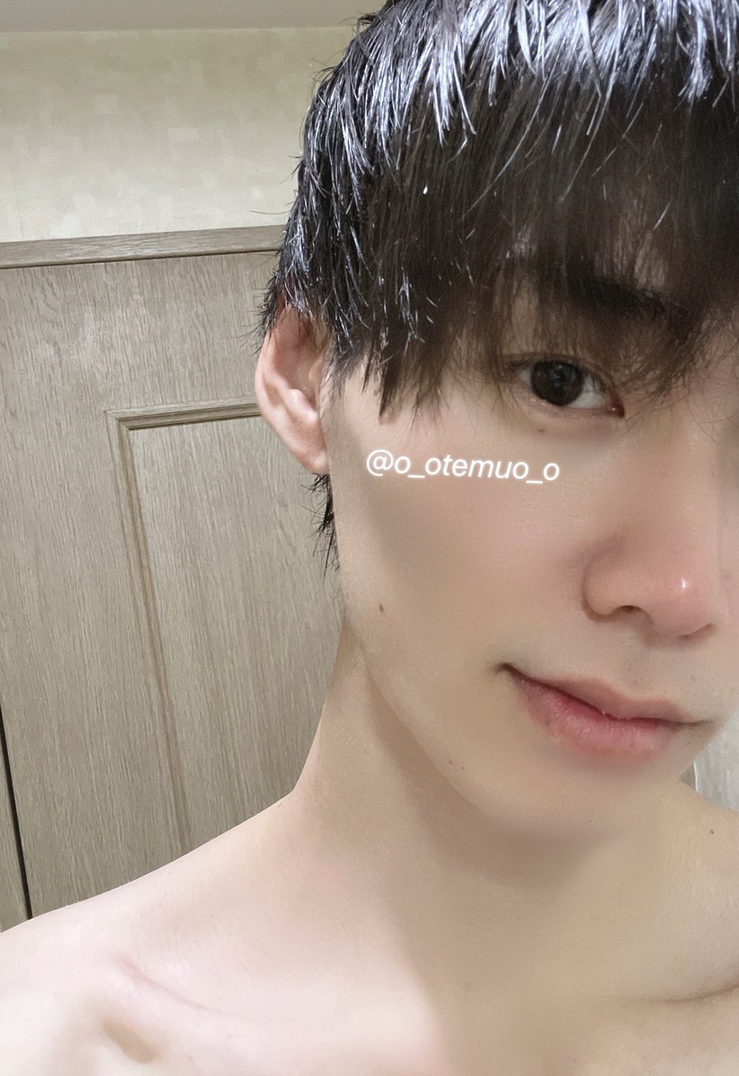 o_otemuo_o's tweet photo. これも載せてたけど消した自撮り https://t.co/TvOqX0NS3F