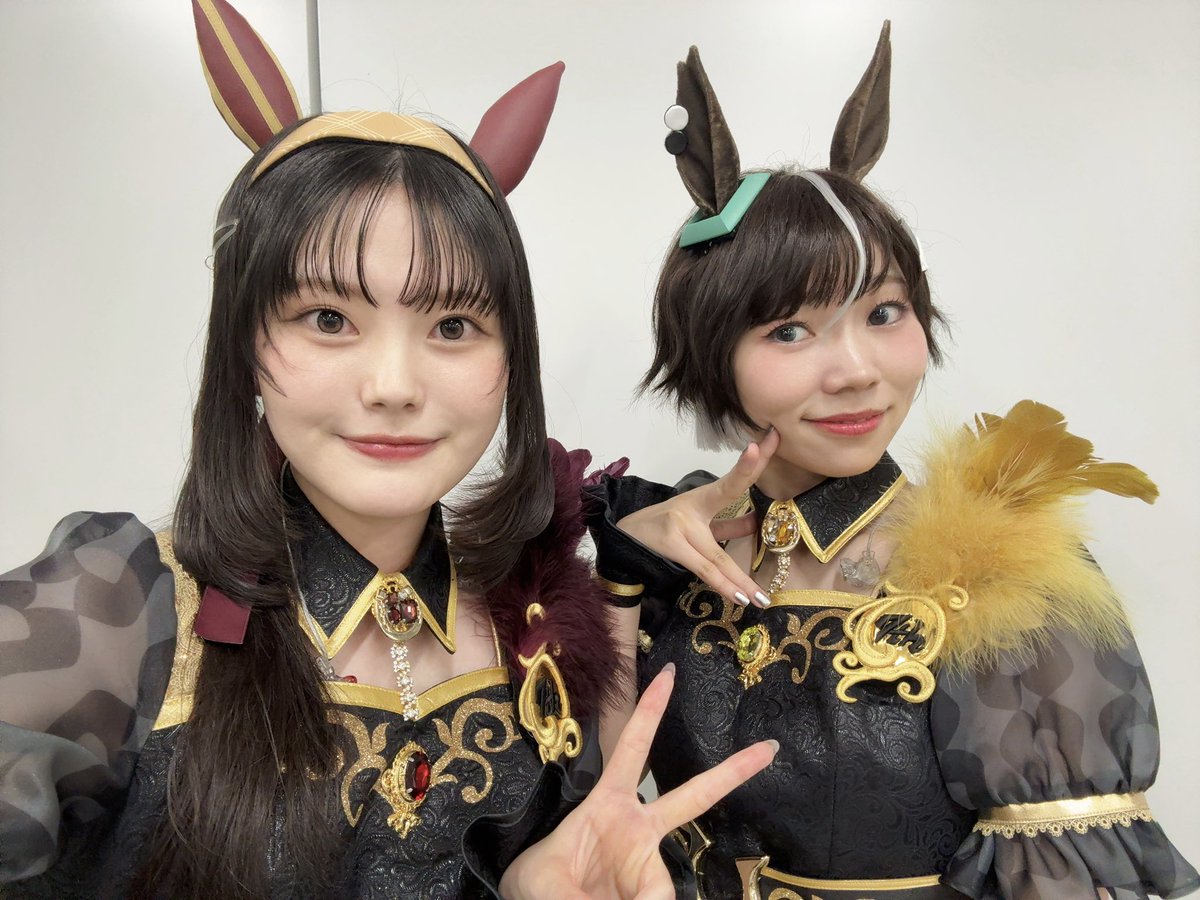 TakahashiMisora's tweet photo. ウマ娘キャストの皆さまと③📸🥕

エイシンフラッシュ役 藤野彩水さん
ヴィクトワールピサ役 嶋野花さん
ローズキングダム役 菊池ゆりなさん
ルーラーシップ役 海野水玉さん

(おはなさんとのツーショット撮ったつもりでいたのに無かった😭💦)

#ウマ娘 #ウマ娘7th #ウマ娘7th東京D2 https://t.co/zxCCzngpZs