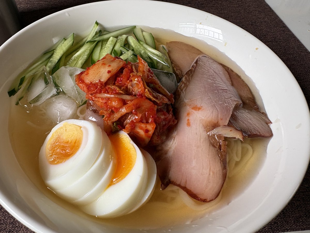coro1209's tweet photo. 冷やし中華飽きたのでもりおか冷麺にしてみました🍜 https://t.co/vuAx5OoKfj