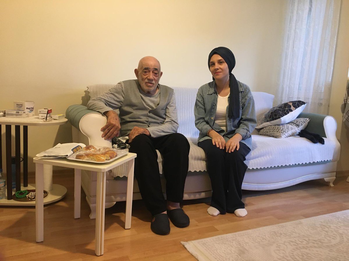 akkadinesenyurt's tweet photo. Sevgiyle yol gösteren, emekleriyle hayatlarımızı inşa eden ve hayır dualarıyla bizlere her zaman güç veren kıymetli babalarımızı ziyaret ettik. 

Başta şehitlerimizin emaneti olan babalarımız olmak üzere, tüm babaların Babalar Günü’nü gönülden kutluyoruz. 💛 https://t.co/FTVmMXzfEj