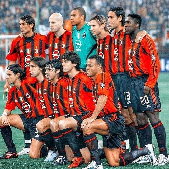 WehliyeMohamed's tweet photo. Is this the best club line up in football history? https://t.co/yKNyrVZCwJ