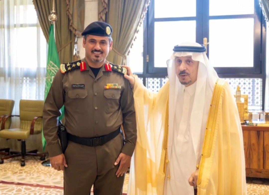 alqababnh's tweet photo. يبارك الحساب الرسمي لفخذ القبابنة من قبيلة السهول لسعادة العميد علي بن محمد آل السوداء القباني السهلي ترقيته لرتبة عميد وتقليده الرتبه من صاحب السمو الملكي الأمير فيصل بن بندر بن عبدالعزيز أمير منطقة الرياض.
نسأل الله له التوفيق والسداد. https://t.co/olKF4WFjGo