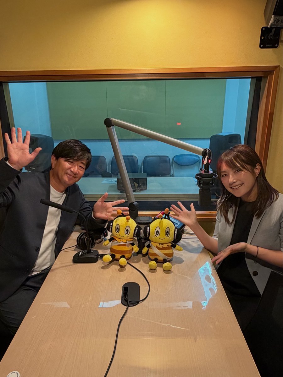 hosodaaya's tweet photo. 「DREAM=夢」を追う人、「夢」を追い続ける人を応援する、
@dream_834 世田谷ドリームプロジェクト。

さて明日@fmsetagaya FM世田谷にて
12時半よりOAさせて頂きます
今週のゲストは、
次世代の空調システムを開発する、
グリーンレイズ輻射空調エンジニアリング 代表 藤原淳之介さんです。

従来のエアコンとは違って、
「風が出ない」「音がしない」人に優しい居住空間を提供。

各方面から注目され、
先日も、TBS「王様のブランチ」で取り上げられました。

@faithnetwork_jp 
@the_granduo 
番組スポンサーとして支えてくださる
フェイスネットワークさんの
水と緑豊かな田園都市「二子玉川」に誕生した
ウェルネス高級賃貸マンション
THE GRANDUO FUTAKOTAMAGAWA」完成内覧会でも
細田も伺わせて頂き
せたまち散歩にて塚田昌代さんも取材させて頂きました！

健康寿命は快適な居住空間から”という思想のもと、
心身のリラックスを追求して設計されたレジデンスにて

多摩川の自然と都市機能が融合する二子玉川という地にふさわしく、
住まいそのものが身体を整える環境となることを目指した魅力の中に
全戸に導入された「風の出ない」唯一無二の空調システム。
風のない快適性と空間設計を両立する輻射空調システム「SMART RAY」

無風・無音・乾燥しない”快適性と、
デザイン性・施工性を兼ね備えた空調ソリューションで、空間の“空気のあり方そのものを設計する洗練さ。

壁面に馴染み、
オシャレにアクセントを添えたり、
住宅で初めて住宅設備の中心であるキッチンにまで輻射パネルを一体化し、“空間全体でととのう体験”の実現し
空調機能付アイランドキッチン「KUAIR（クエア）」により
キッチンは暑い！という住まう皆様を思う導入の配慮、優しさ。

不快な風、乾燥、ホコリ、運転音から解放された環境で、
快眠・静けさ・リカバリーがもたらす“深いやすらぎ”を、日常に。

@phiten_official 
ファイテン社のナノメタックス技術を採用。人体にやさしい独自の技術をパネル表面にコーティングすることで、空調そのものにリラクゼーション効果を付加し、従来にない“ととのう空間”を創出します。
従来型エアコンのように強い風を送り出すのではなく、
空間全体を穏やかに整える方式を採用。

室内の温度ムラを抑え、
静かでやわらかな体感を実現。

まるで高級スパやリラクゼーションサロンのような落ち着き。
日々の暮らしそのものが“回復の時間”へと変わる画期的な住環境のご提案。

バドミントンや卓球など風が影響する体育館や
住宅・医療・教育・商業・研究など多様な分野への展開へ。

伺えば伺うほど優しさの連鎖も。
7月開設される
グリーンレイズ鎌倉小町ショールーム（仮称）にて
体験体感できるそう。

50歳を目安に新たな挑戦をされた藤原さん。
温暖化に暑熱対策など気候に対して
新たなソリューションとして輻射空調を広めるべく尽力され
いい製品を届けるためにはエンジニアリング力の大切さ。
行動指針に社員、全員がエンジニアたれという社員のアイデアを、思いを大切にされる藤原さんのチーム力。
その先の地域貢献活動からの輪。

熱意あふれる藤原淳之介さんの夢
是非お聞き頂けましたら幸いです！

住まう方々への快適さ、優しさ、心地よさには
最新であり最善の知恵の集結。
@the_granduo いつぞやと憧れます🥹
内覧会など開設されたら、是非ご体感を。

素敵なご縁繋いでくださりありがとうございました！