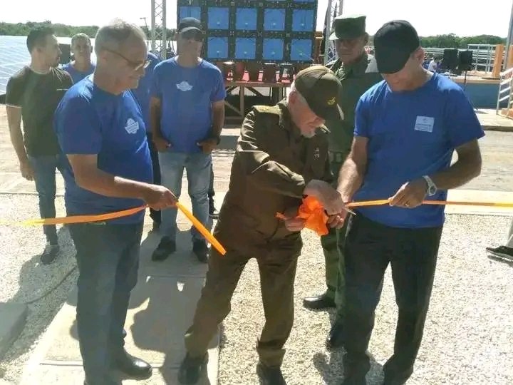 Dics_Contre1234's tweet photo. Cómo homenaje a la partida física a la eternidad en horas de ayer Domingo 21 de junio del 2026 del Comandante de la Revolución Ramiro Valdés Menéndez, compartiremos unas imágenes recordando su figura y legado imborrable a su paso por nuestro territorio de #Contramaestre. https://t.co/w8EbJ0pUZW