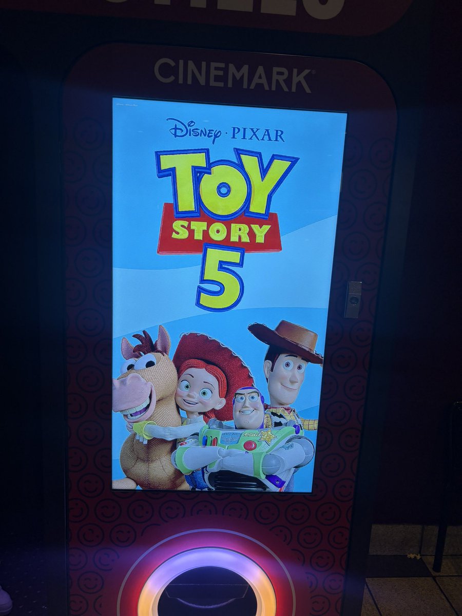LoveeAmari's tweet photo. Toy Story 5 was so fun 💕🤠 https://t.co/4W2K0wm1XS
