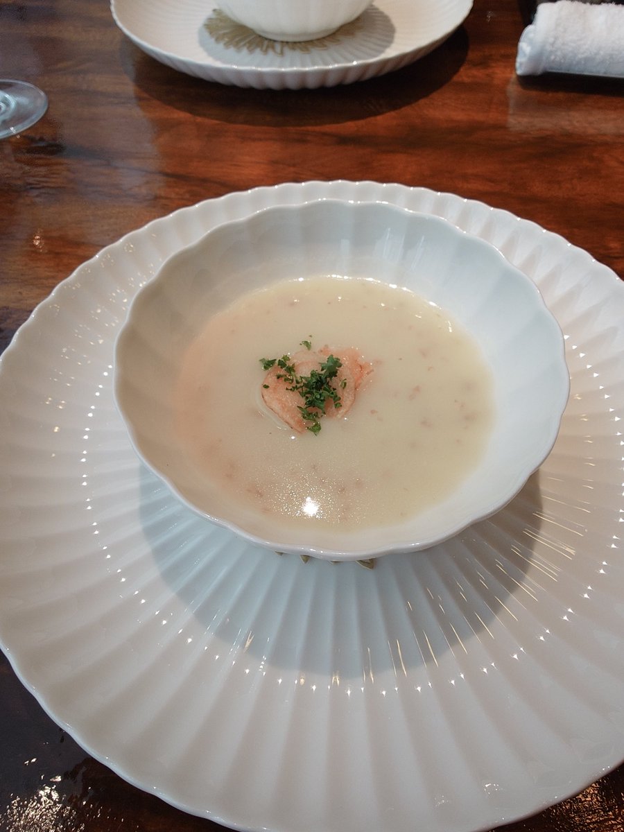 lalahlin's tweet photo. 銀座のシェ・トモさんにてランチ！
キレイで味も美味しかった♪ https://t.co/6YJBe2IohP