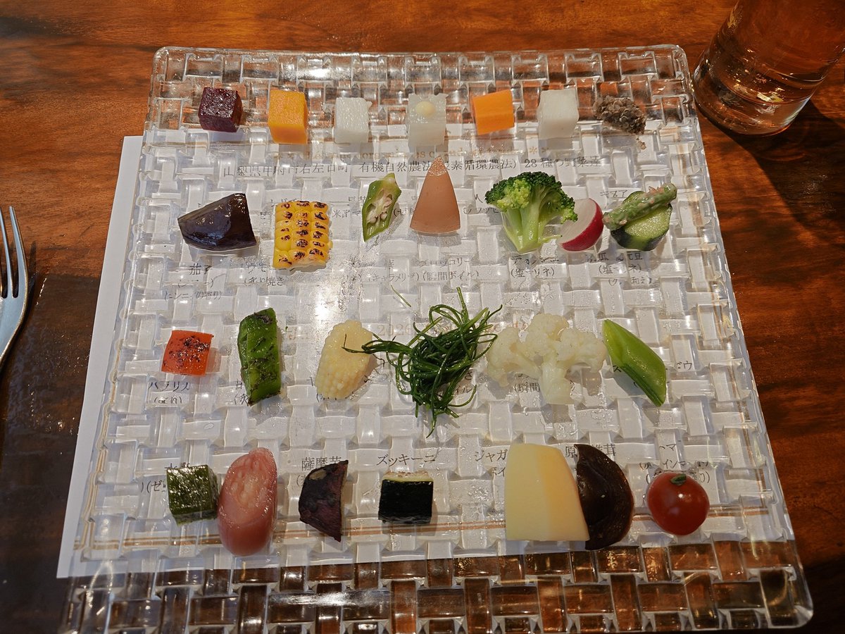lalahlin's tweet photo. 銀座のシェ・トモさんにてランチ！
キレイで味も美味しかった♪ https://t.co/6YJBe2IohP