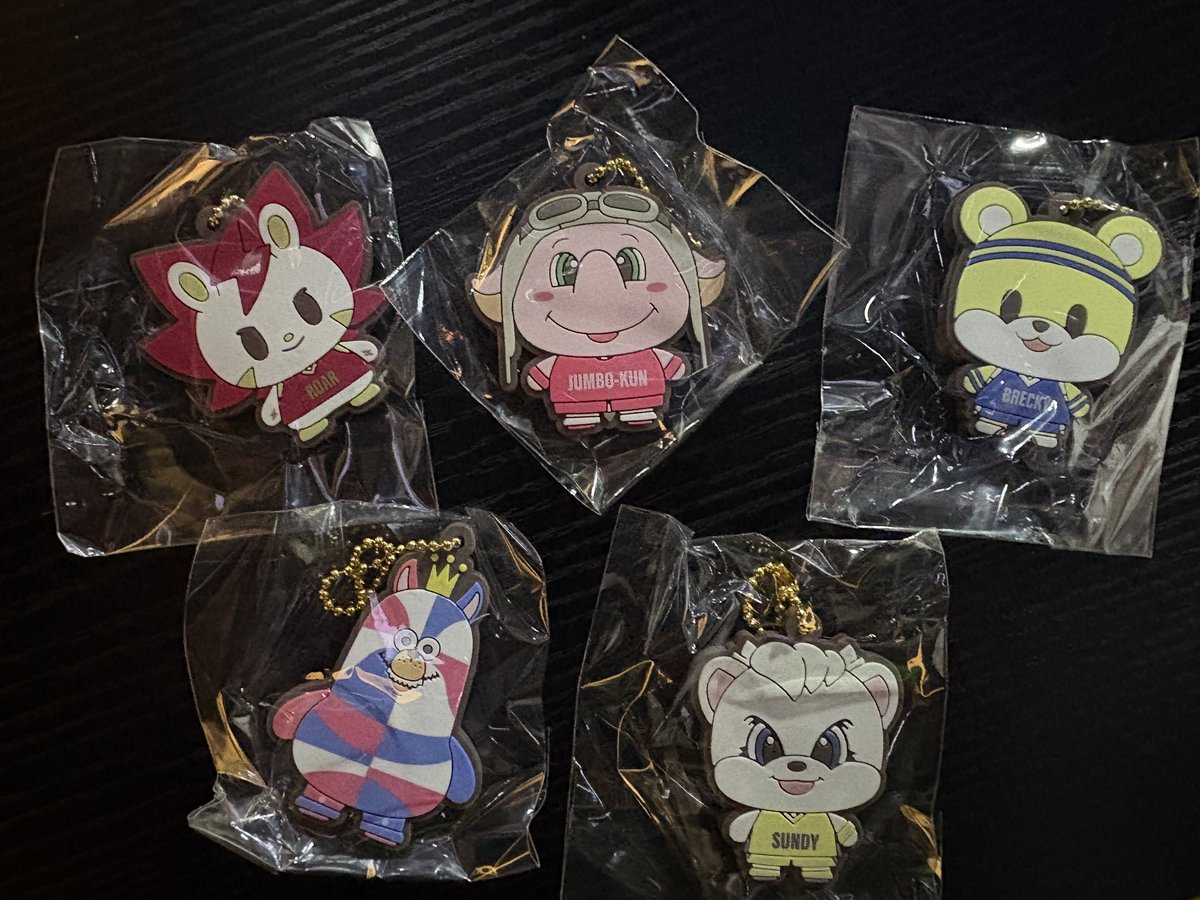 MASATO_CELT's tweet photo. なんと皆様がガチャしてくれてジャンボくん！
それどころかまさかのルーク以外全て揃ってしまいました！ありがゾウ🐘

https://t.co/Vekd7GJ28S https://t.co/rhh2SFcy0e