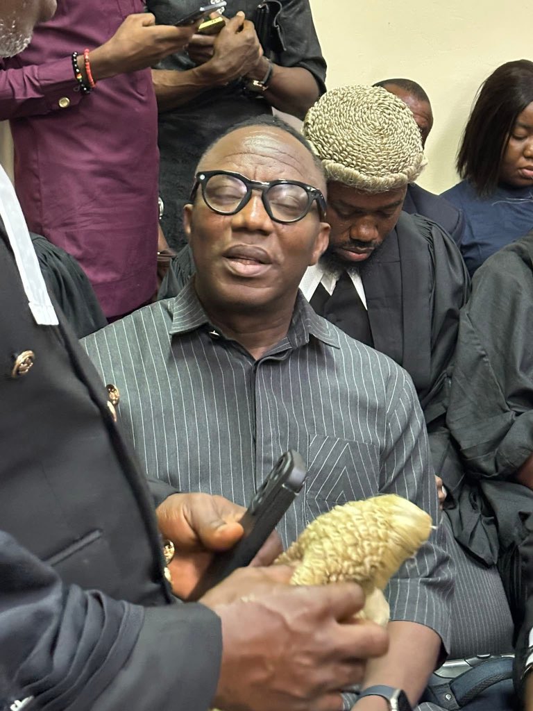 sowore's tweet photo. Justice M.G. Umar of the Federal High Court in Abuja has ordered that I be remanded in Kuje Prison for my one absence from court since the bogus case began, even though I was away consulting with my new legal team led by Olumide-Fusika, SAN. 

Mr. Olumide-Fusika duly informed the court that my absence was solely for consultations with him, yet the judge proceeded to order my remand regardless.

I need hardly say that I am the least bothered by this development. 

Imprisonment has never defeated a just cause, and it never will.

I urge the Nigerian people and all our comrades to remain resolute, steadfast, and unyielding in the quest for a genuine revolution that will liberate our country from oppression, injustice, and misrule. 
The struggle continues. Victory is certain. #RevolutionNow #Sowore2027