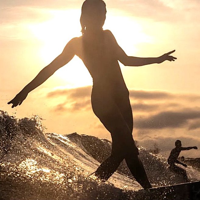 Vesa_7's tweet photo. Enjoy dancing on the waves .... https://t.co/SkqJjJAv1I