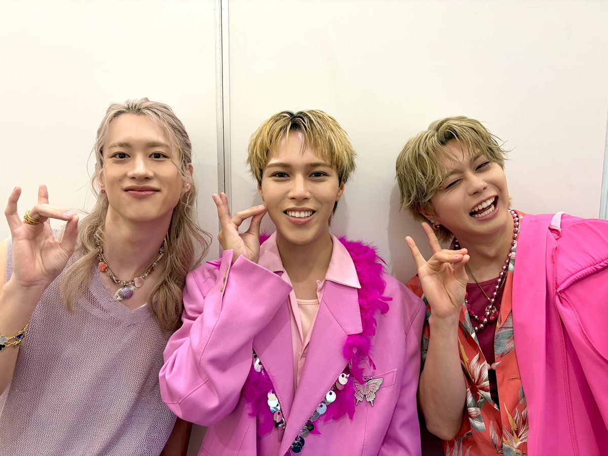 buddiis's tweet photo. #BUDDiiS リリイベの裏側公開！🤳

📸自認が"かわいい"の #TAKUYA

📸「愛が伝わるポーズ」を
リクエストした結果の
【人違いかしこまり】と【ほぼタメーズ】

次回リリイベは📍東京都
🔻リリイベ詳細はこちら
https://t.co/c8IxNlD2Xv https://t.co/8Lj6qR533w