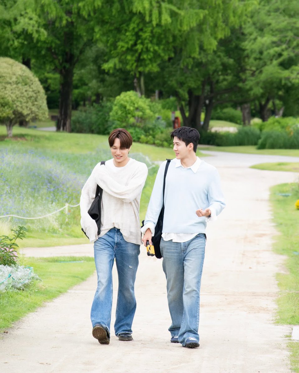 BUBBLETEAHOLIC's tweet photo. 260622 weareone.exo ins update KAI #SEHUN 

“ไคและเซฮุน EXO ร่วมกับองค์การส่งเสริมการท่องเที่ยวเกาหลี (KTO)” https://t.co/1DrthO7aeW