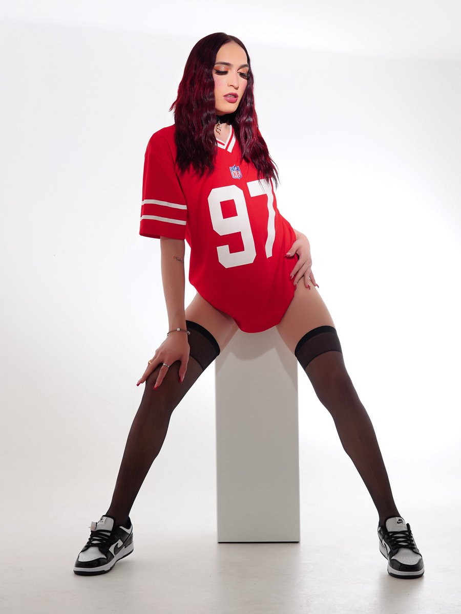 Kloequeen27's tweet photo. Jugamos ?⚽️👄🔥 https://t.co/mQ4X8tzeSq