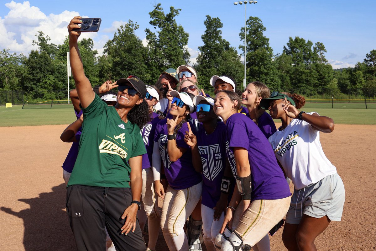 JojoArtis2031's tweet photo. Scenic City Champs! 💚🏆💛🥇 Colorado’s up next! 🐍

@AtlantaVipers12 @ExtraInningSB @ConnectSports_ @LineDsoftball @SoftbalAmerica @THEWOWSB @HBCUSoftball @commit2HBCU @PrepSoftball https://t.co/OEoRtxlCT9