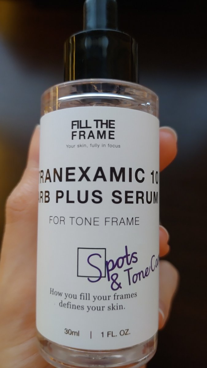 ienichi_eri's tweet photo. #PR #filltheframe FILL THE FRAME(@filltheframe_jp
)様の 【Tranexamic 10 Arb Plus Serum】に当選しました🎊
前回から含めて1か月ほど使ってます✨
顔だけでなく首などにも塗ってるけど、お風呂入って水分保湿された状態の時にワントーン明るくなった気がする😚
LHAのセラムとの重ね付けでも刺激なく、肌しっとりと保湿されて使いやすい!合わせ使いする時は5分ほど置いてから、2つ目のセラムを塗ってます✨時間おいた方がやっぱり吸い込みが良くなるようでじわ~っとした感覚がちゃんとあります☺️
この度は当選ありがとうございました💕