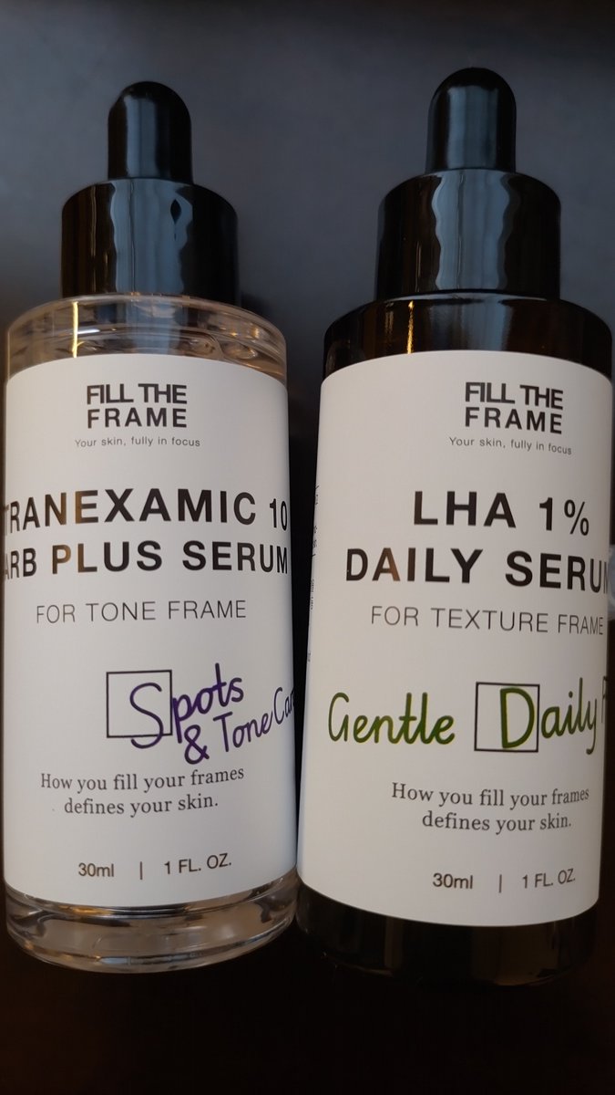 ienichi_eri's tweet photo. #PR #filltheframe FILL THE FRAME(@filltheframe_jp
)様の 【Tranexamic 10 Arb Plus Serum】に当選しました🎊
前回から含めて1か月ほど使ってます✨
顔だけでなく首などにも塗ってるけど、お風呂入って水分保湿された状態の時にワントーン明るくなった気がする😚
LHAのセラムとの重ね付けでも刺激なく、肌しっとりと保湿されて使いやすい!合わせ使いする時は5分ほど置いてから、2つ目のセラムを塗ってます✨時間おいた方がやっぱり吸い込みが良くなるようでじわ~っとした感覚がちゃんとあります☺️
この度は当選ありがとうございました💕