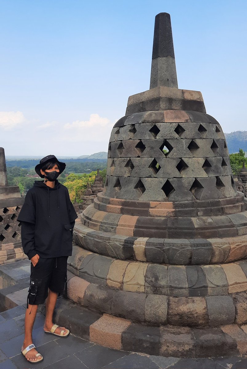 Rusian_9's tweet photo. Borobudur https://t.co/q3pZZjRBHF