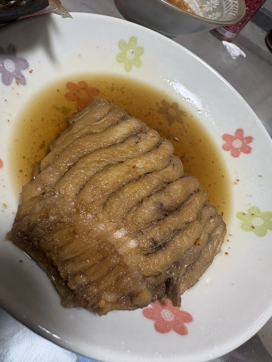 watanu_repu's tweet photo. 健康診断終わったから飲んじゃお！！

最近ハマってるのが大根おろしにじゃことみょうがをのせる。

ヘルシーでとても良い😇

そしてアカエイの煮付けはコリコリが美味い。
ストック無くなったからまたエイ釣りに行かんと😇 https://t.co/7qVeXubiCF