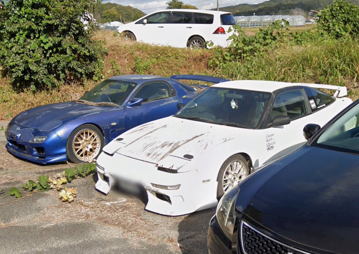 THh9o's tweet photo. 今日の草ヒロ

マツダ・RX-7 FD
日産・180SX

#草ヒロ　#廃車体　#マツダ　#RX7　#FD　#日産　#180sx https://t.co/PqzAZZxGmQ