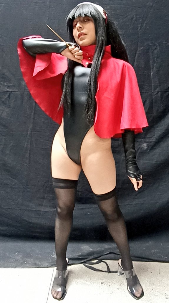 CosplayZacra's tweet photo. #yornet #yorcosplay #hornetcosplay #culazo #nalgona #piernas #piernotas #nalgotas #piernona https://t.co/UzIhrBv7jP