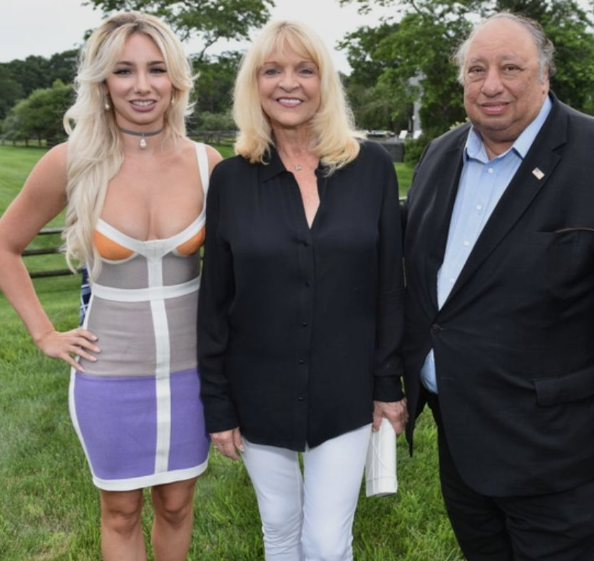 Mollyploofkins's tweet photo. Trump is at the 'if she has blonde hair and I want to bang her, she's a great daughter' phase of dementia. https://t.co/pc75ufUQlz