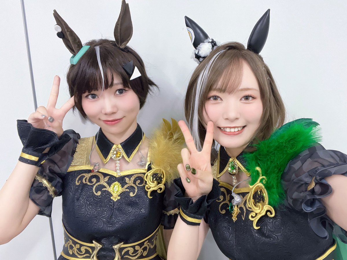 yui_kanari's tweet photo. 📸お写真撮れたみなさまと！②✨

マルシュロレーヌ役　近貞月乃さん
ロゴタイプ役　高橋美空さん
カルストンライトオ役　望月ゆみこさん
ルーラーシップ役　海野水玉さん
 
 #ウマ娘7th東京D2 https://t.co/Ch8tjFZiDM