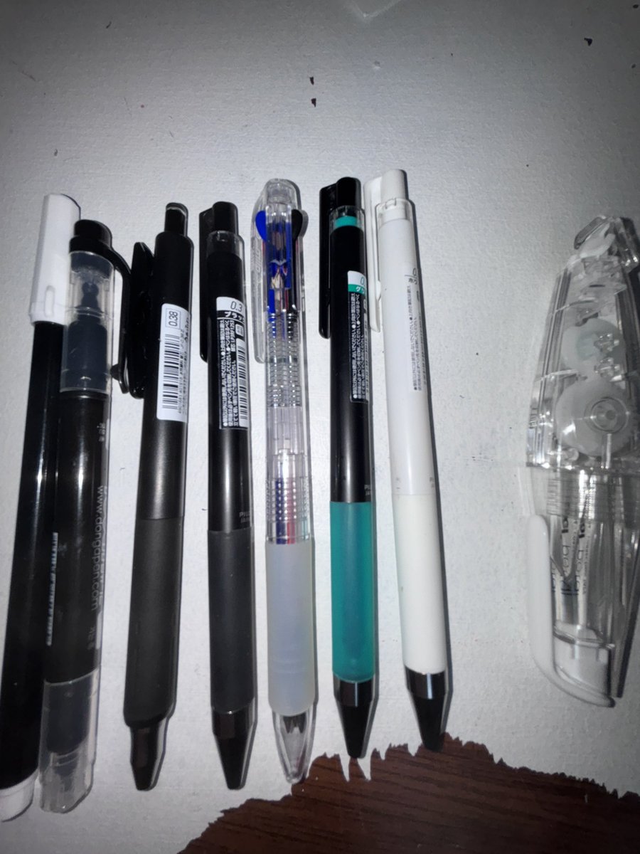 _s2mu's tweet photo. What in my pencil case https://t.co/AvxvDMq5DX