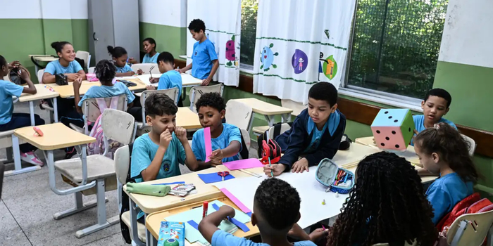 ORebateOficial's tweet photo. Governo sanciona piso de R$ 5.130 para professores da educação básica. Confira:  https://t.co/pYYvcTIeme https://t.co/byBW3y4CzL