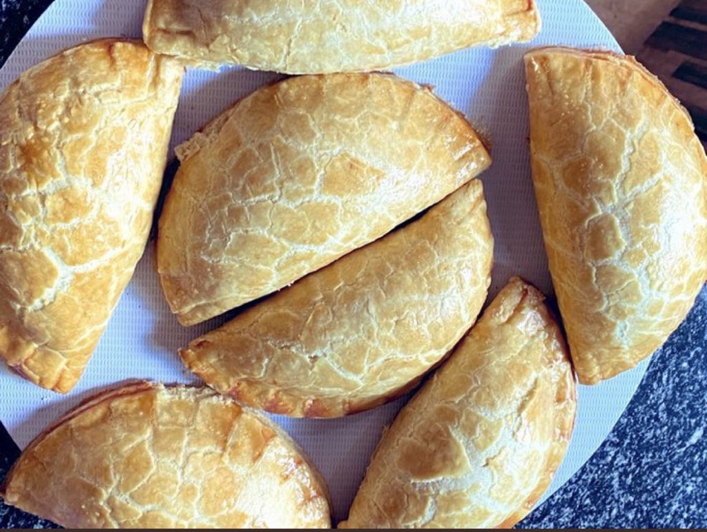 ___Bils's tweet photo. I want to make it every Saturday I will be sending meat-pies to Abuja and Kano 

My people deserve good meat-pies https://t.co/JSW9bIPLTg