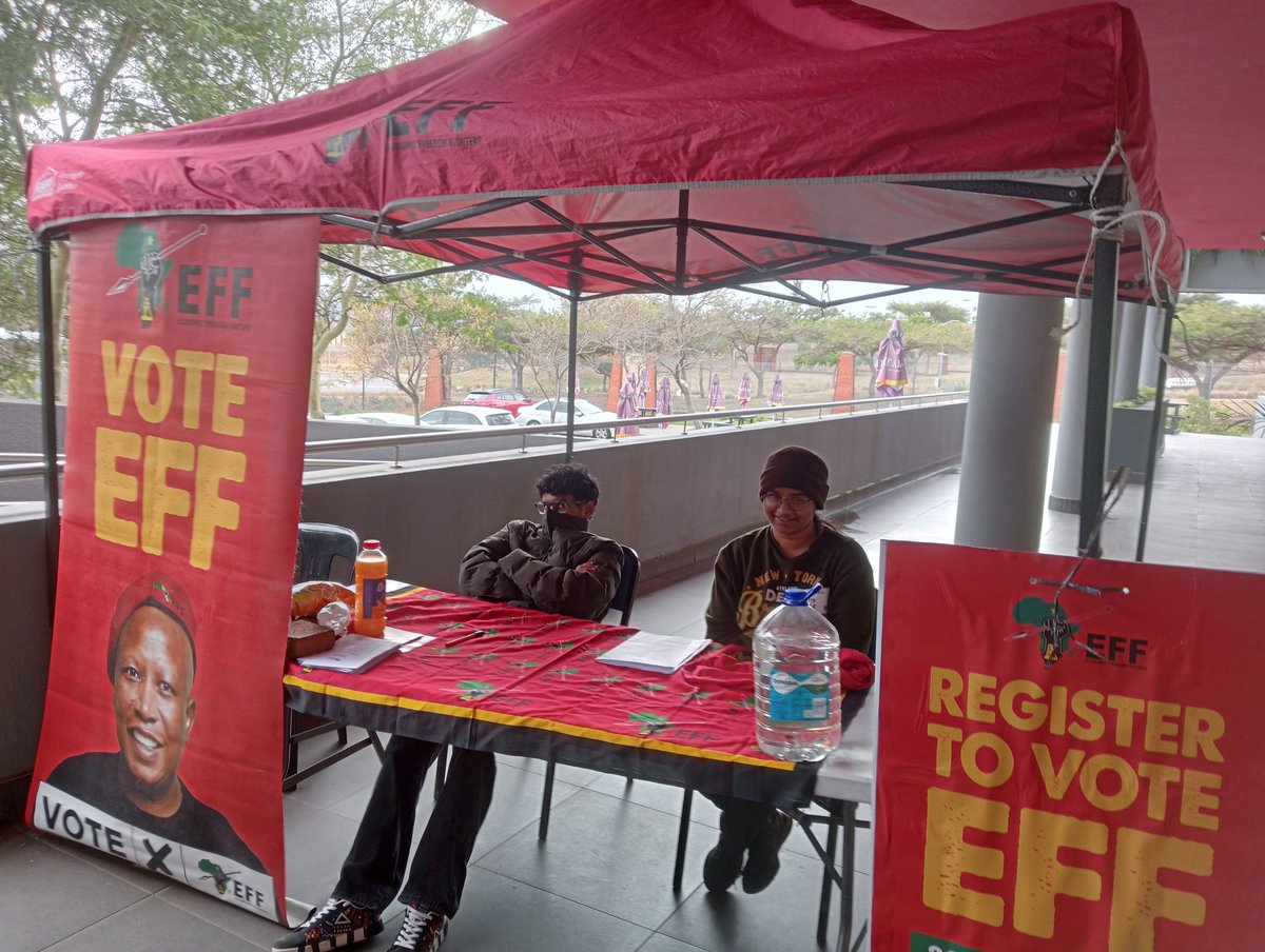 asoganthebear's tweet photo. We had a very cold voter registration weekend but all went well. I urge potential voters to register online at the IEC website. I also urge voters who moved since they last voted to go online and change your address @eff_midrand @EFFWARD112 @EFFSouthAfrica @effsubregional https://t.co/ylBmWnWty5