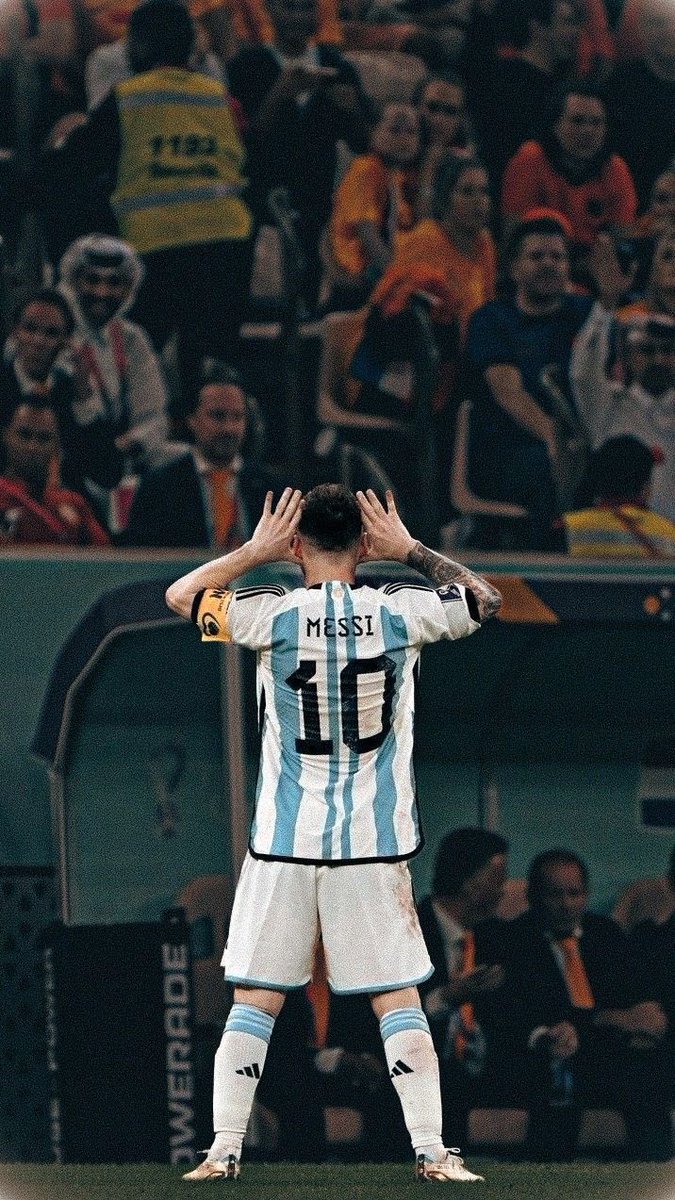 Globalcisco's tweet photo. @WorldCupMedia Yes and also supporting the GOAT 🐐 https://t.co/T8e2OJ2tXb