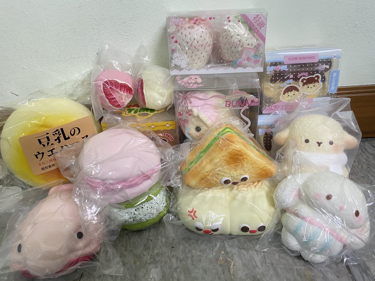onaoonn's tweet photo. ปล่อยให้เอฟพนตอนสองทุ่มครึ่ง ใต้เมนชั่นนะคะ ส่วนน้องสตอขอประมงค์น้าาา #ตลาดนัดสกุชชี่ #สกุชชี่ #ส่งต่อสกุชชี่ #สกุชชี่มือสอง #สกุชชี่แรร์ https://t.co/ZoCef5dafe