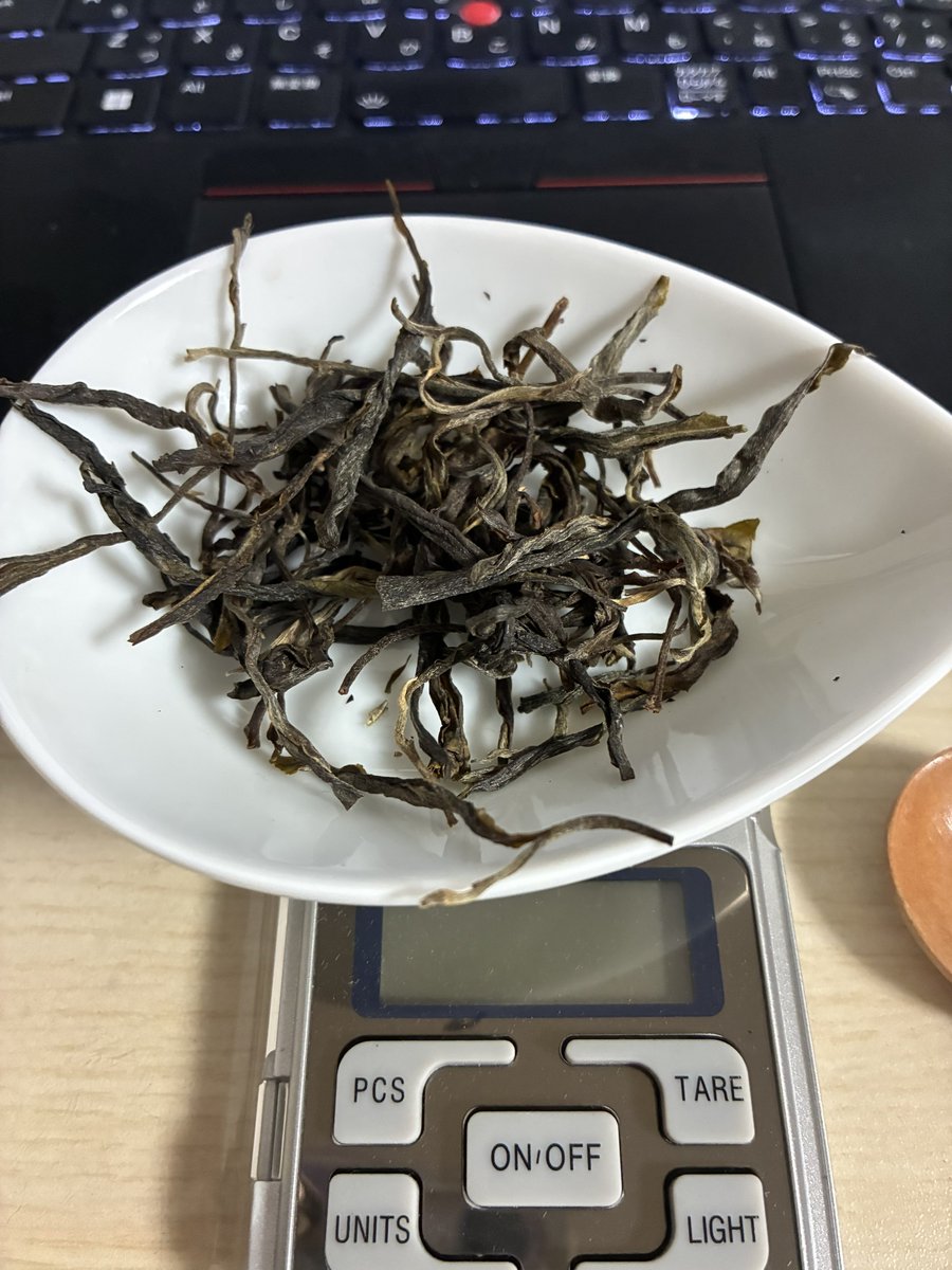 offtooon_tea's tweet photo. 青蛾茶房さんの昌寧 古樹単株
茶葉はめっちゃ良い香りがするんだけど、茶液に香りが出てこない😵‍💫 https://t.co/xcHHRyt8PH