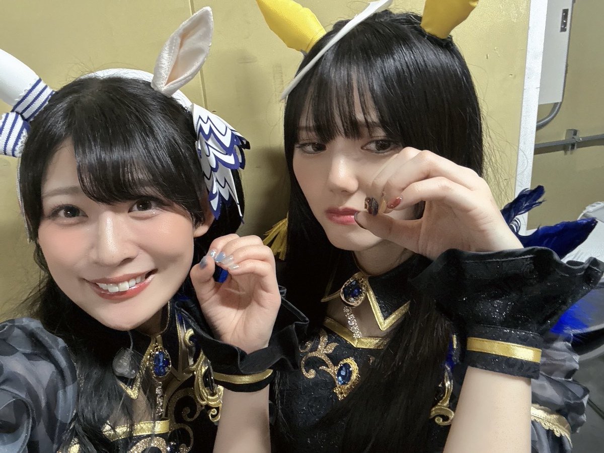 mochi_yumi25's tweet photo. #ウマ娘7th東京D1 お写真撮れた方と！②

フォーエバーヤング役　海⼸シュリさん
マルシュロレーヌ役　近貞⽉乃さん
エピファネイア役　千賀光莉さん
ヴィクトワールピサ役　嶋野花さん https://t.co/EJW0u8YuGy