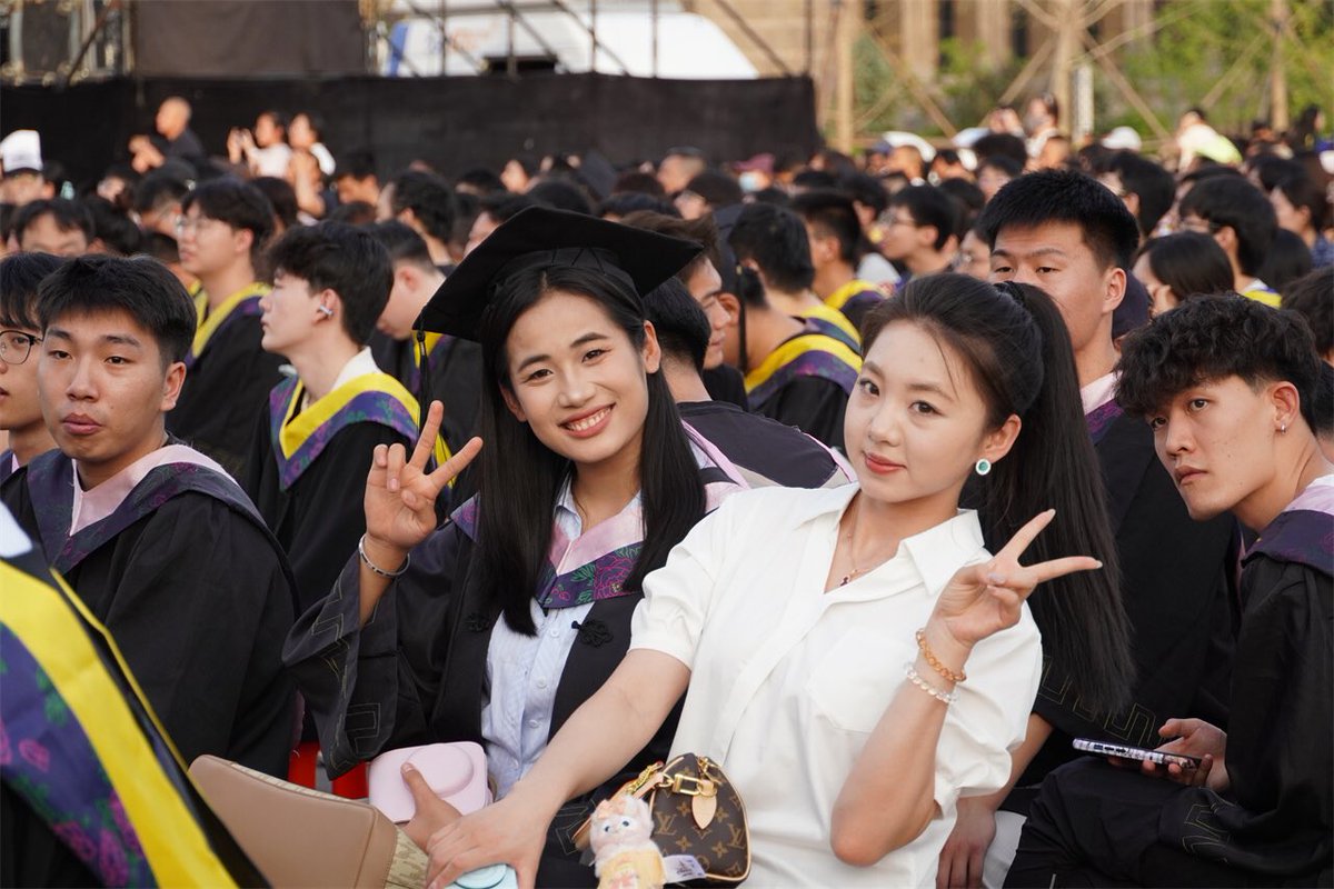 zhwsx's tweet photo. 🎉 On the evening of June 14, the 2026 Graduation Ceremony of Taiyuan University of Technology was held on the Mingxiang Campus. 🎓

Congratulations to all! Go chase your dreams! 🌟🚀

#TYUT #TaiyuanUniversityOfTechnology #Graduation #ClassOf2026 #NewBeginnings #Commencement https://t.co/vRmVKG3Tkh