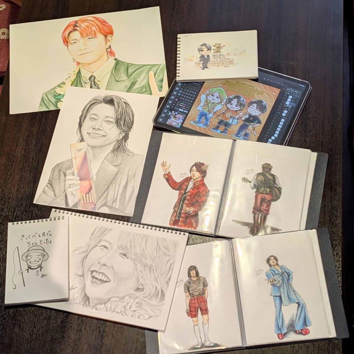tomo5016's tweet photo. ミセスファンアートを描いている『愛知絵師JAM'Sの会』開催しました🍏
楽しかったじゃんね💛♥💙

 #ミセスファンアート⁡
⁡ #愛知絵師JAMS⁡
⁡ #絵師の会⁡
⁡ #絵を描く人達の集い 
⁡ https://t.co/iiPaoJNkqD