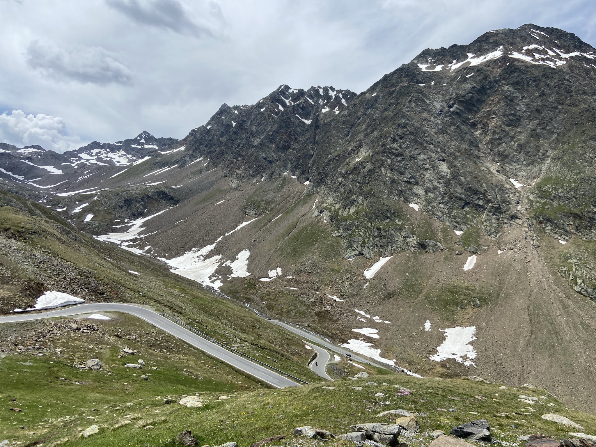2 pic. I’ve finally arrived in Munich, the last stop of this trip. Yesterday’s drive was incredible. crossing the Italy Austria border at altitude 2500m through the Alps. This could be one of the best memories of this trip. https://t.co/OXekEVHs0U