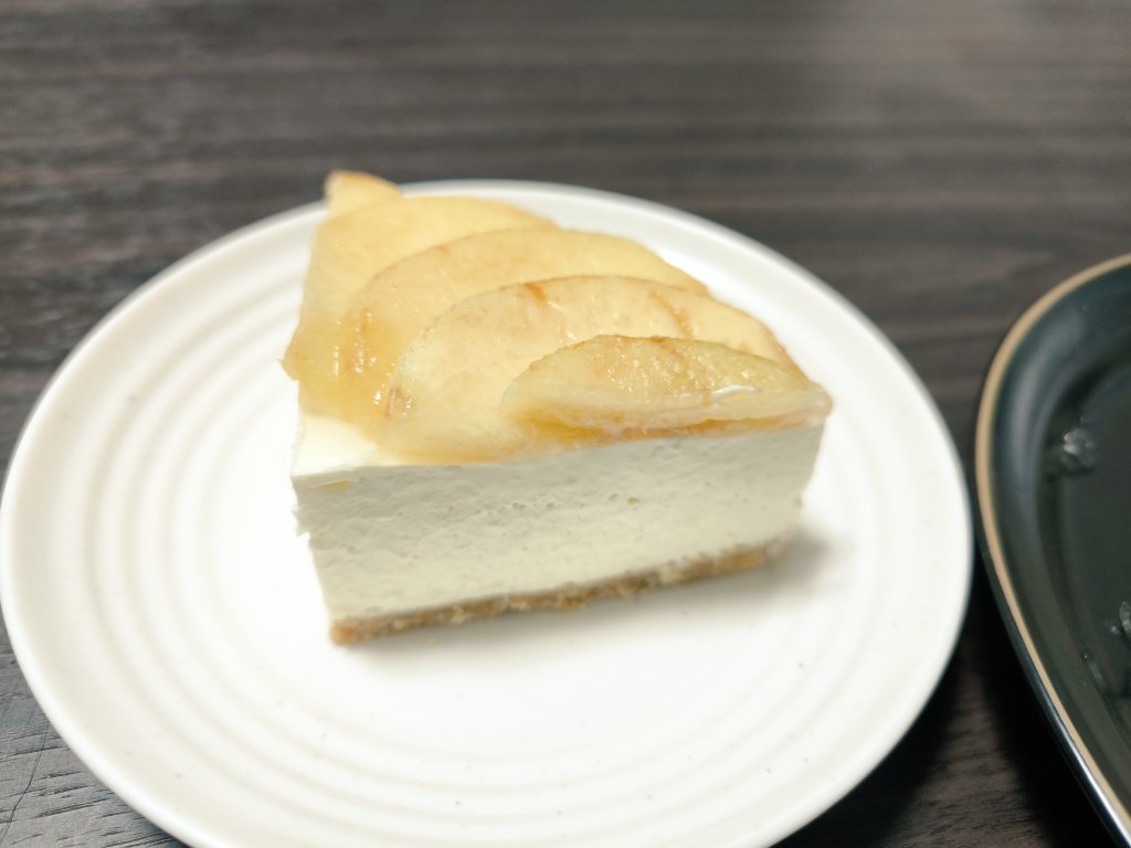 ourin_games's tweet photo. 桃のチーズケーキ🎂🧀
型の高さが足りずゼリーが全然盛れず(･´ω`･) https://t.co/seaLOCwGGo