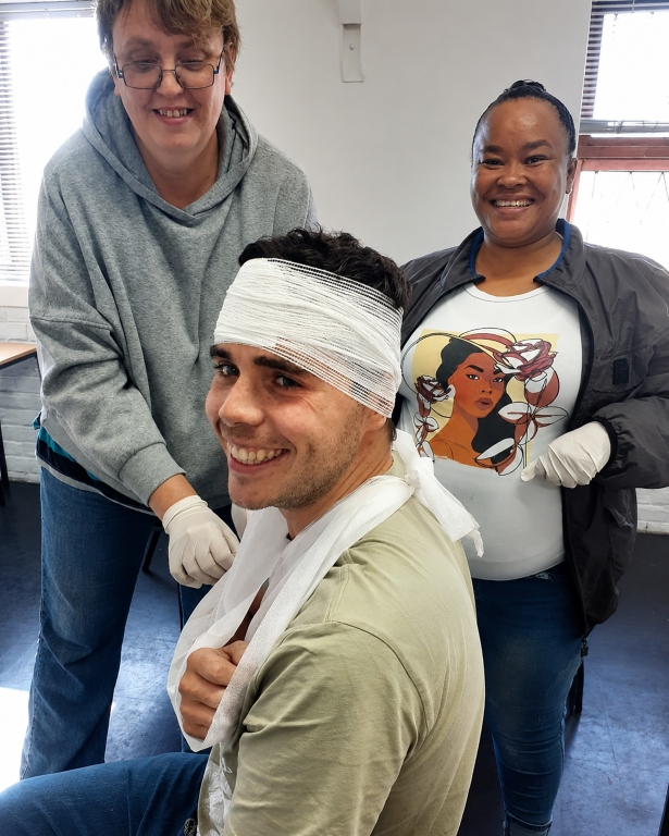 0861EMCARE's tweet photo. 🚑 First Aid training recently conducted at our Port Elizabeth branch.

Practical skills. Real confidence. Better emergency response. 🩹
Training available in:
📍 Port Elizabeth
📍 Johannesburg
📍 Nelspruit
📍 Durban
📍 Cape Town
📍 Polokwane
📲 Book now:
https://t.co/3398dclDEa https://t.co/SDOFs8cX9N